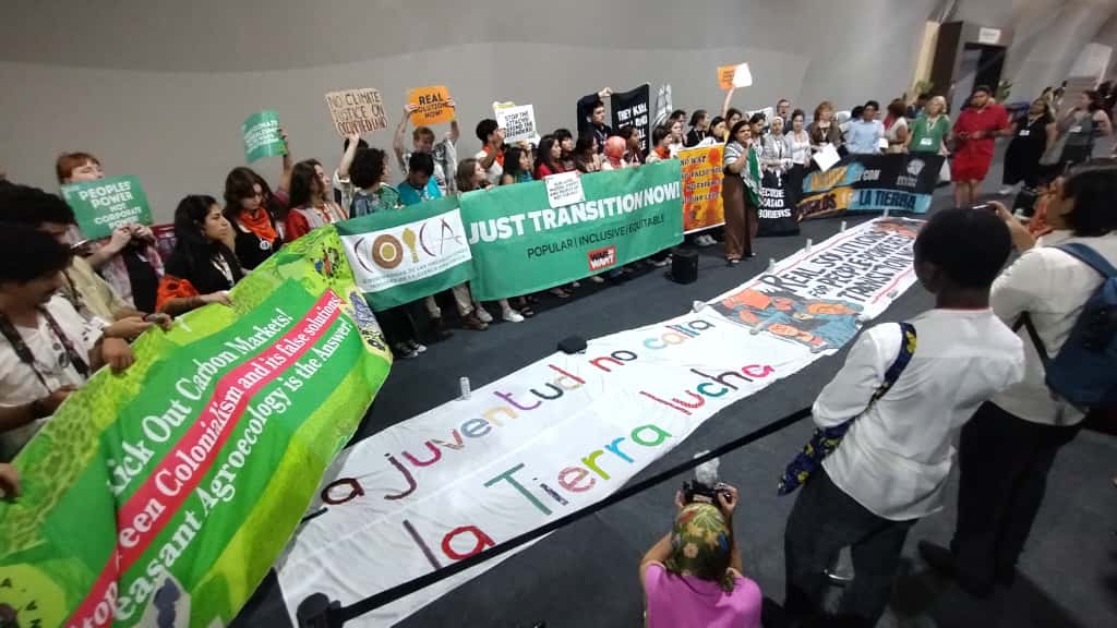 Manifestantes pedem pela transição energética na COP30.. Foto: Foto: Michelle Valente / enviada especial do Portal iG