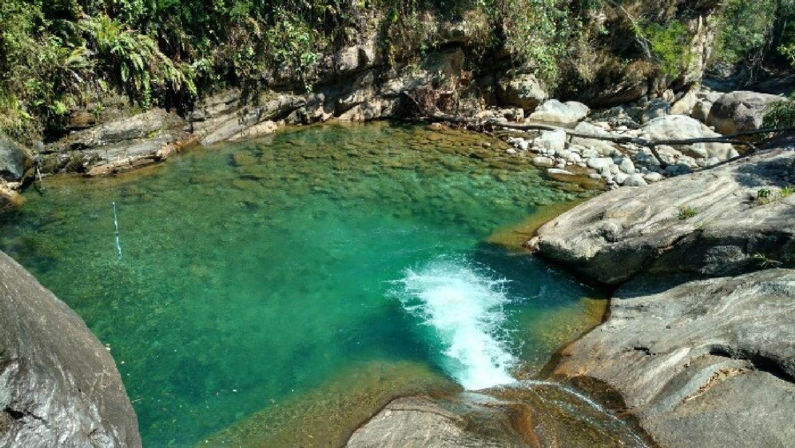 Cachoeira do Poço Azul - Lavrinhas (SP). Foto: Divulgação - Prefeitura de Lavrinhas (SP)