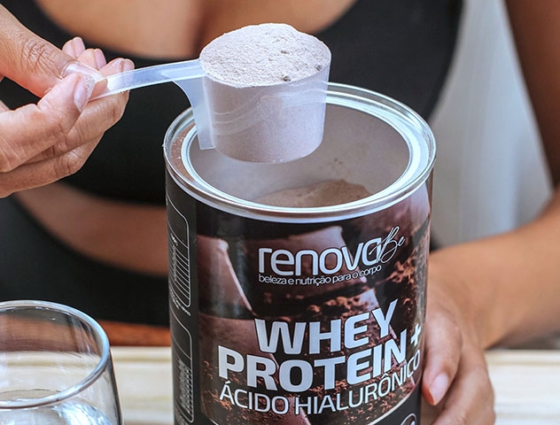  O whey protein é um  suplemento utilizado por muitas pessoas que buscam ganhar massa muscular. Comum na rotina de gente acostumada a frequentar a academia. Reprodução: Flipar