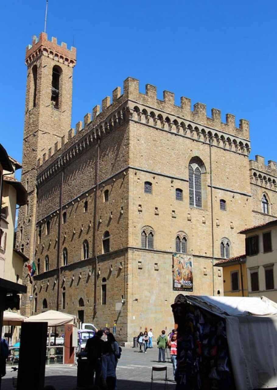 Bargello (1255): Um antigo palácio que hoje abriga o Museu Nacional do Bargello, com esculturas importantes de Donatello, Michelangelo e outros mestres Reprodução: Flipar