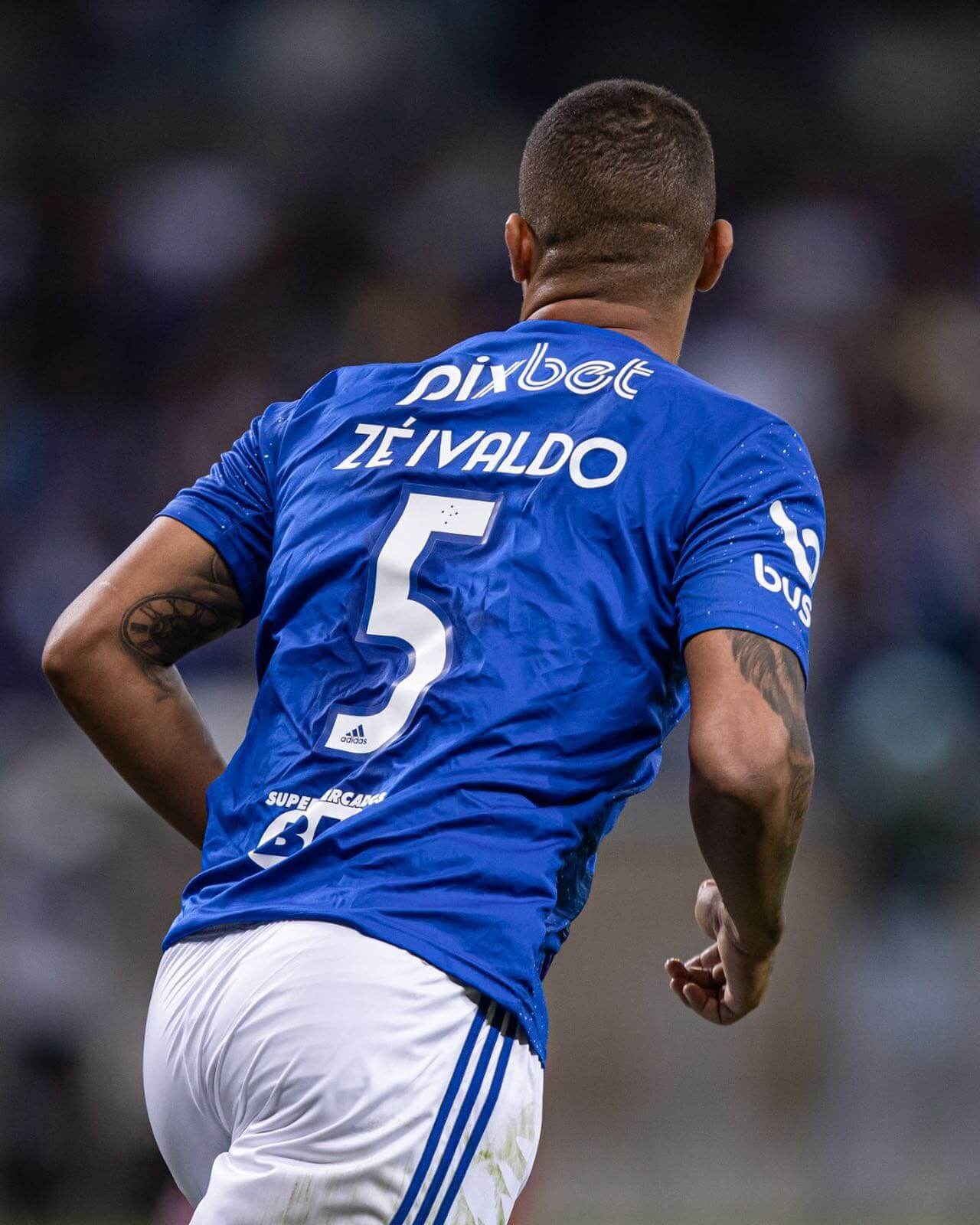 Cruzeiro oficializa pré-contrato com Zé Ivaldo, que treina na Toca; veja  detalhes do acordo, cruzeiro