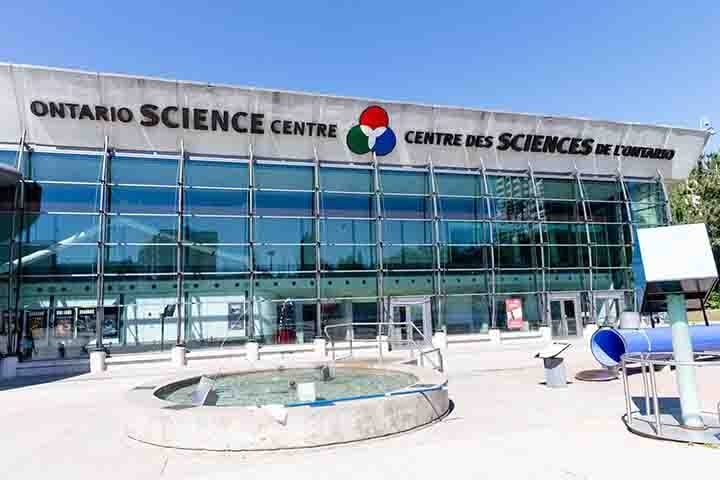 Ontario Science Centre (1969) – Museu interativo focado em ciência e tecnologia, ideal para todas as idades. Possui experimentos práticos, planetário e exposições sobre o corpo humano e o espaço. É um dos principais centros educacionais do país.
 Reprodução: Flipar