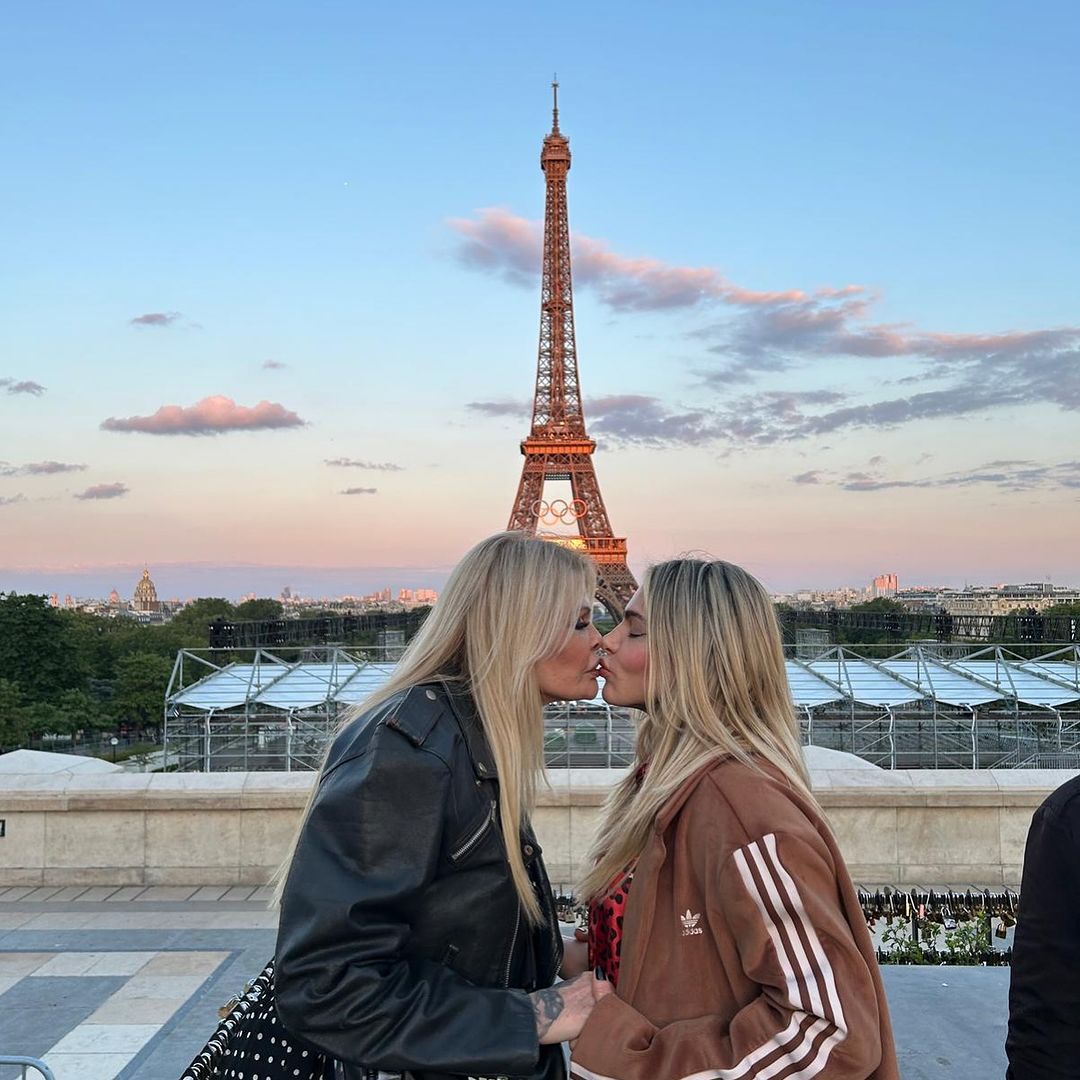 Monique Evans e Cacá Werneck passam o Dia dos Namorados em Paris Reprodução/Instagram