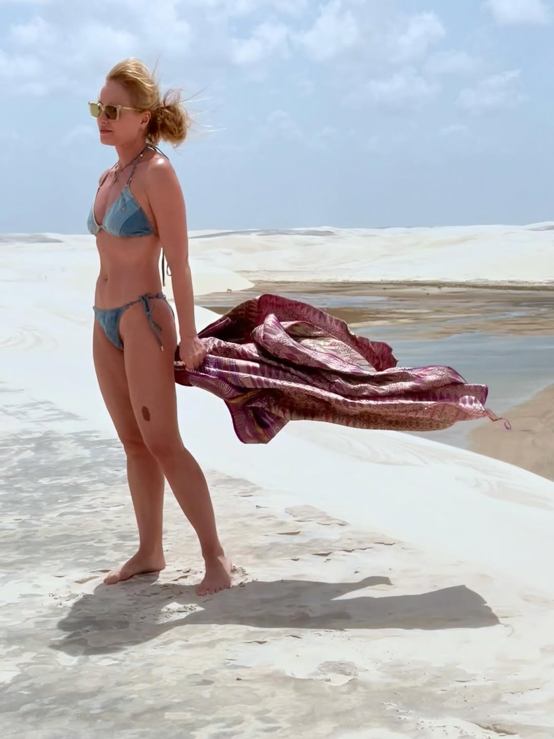 Angélica toma banho de sol. Foto: Reprodução/ Instagram @AngelicaSky