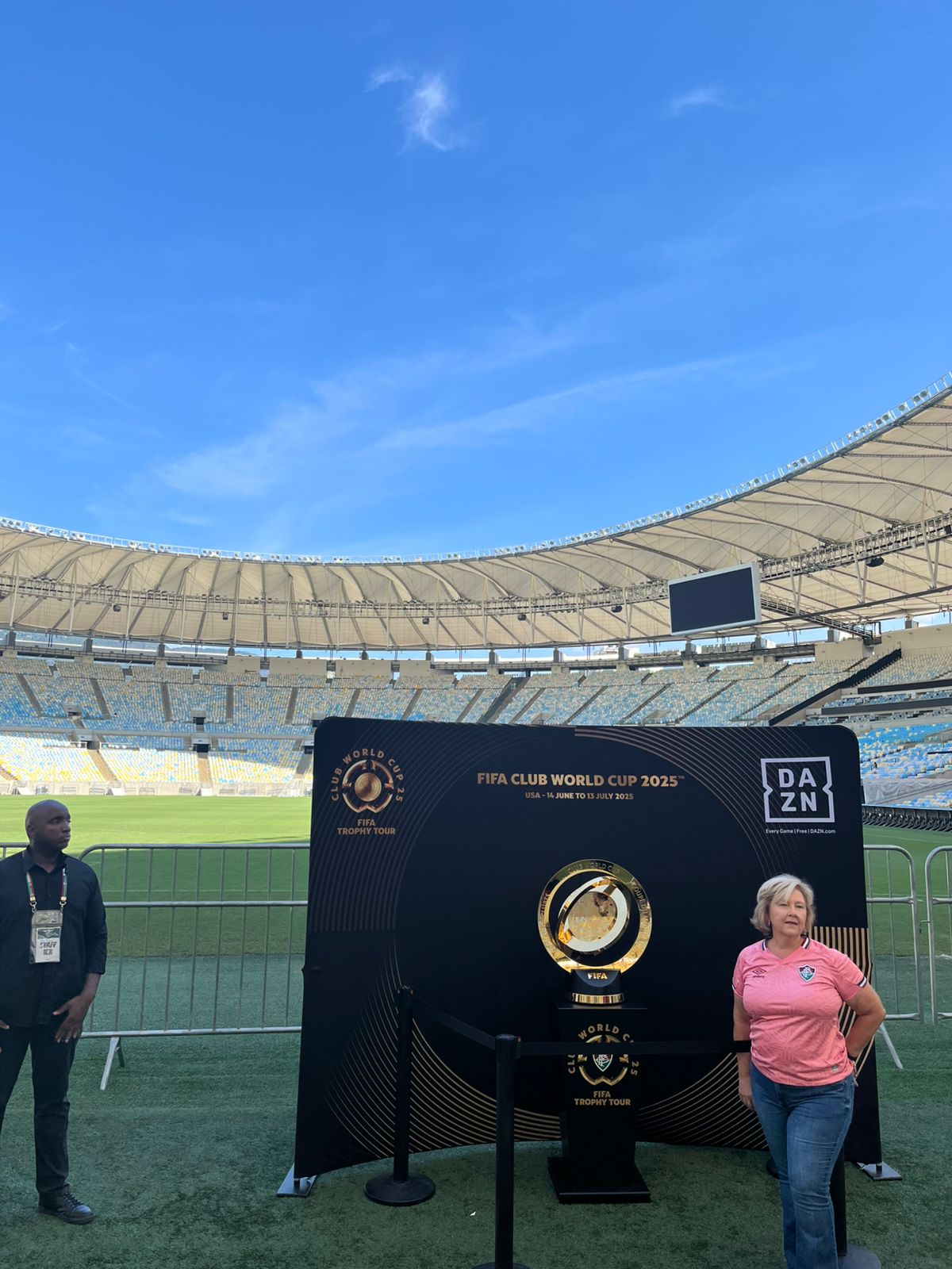 Taça do Mundial de Clubes da FIFA exposta no Maracanã. Foto: João Pedro Lima/Portal iG