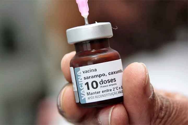 A recomendação foi mantida e ampliada por meio do Sistema Único de Saúde (SUS) com o passar dos anos. A maior segurança contra a doença está diretamente ligada à vacinação completa. 

 Reprodução: Flipar