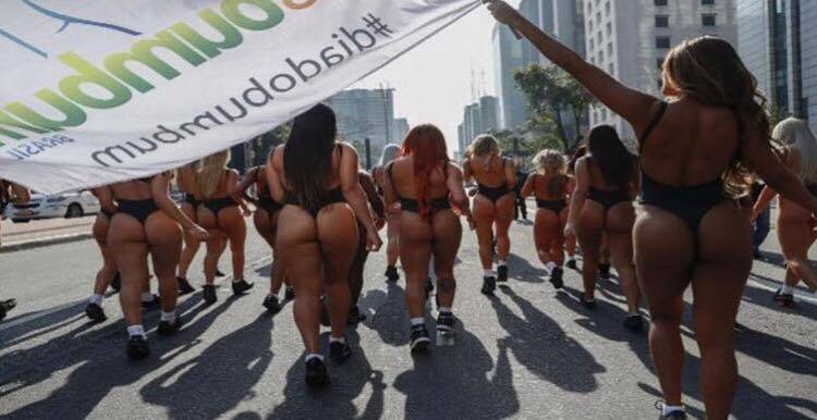 Candidatas ao Miss Bumbum participam de tradicional desfile na Avenida Paulista . Foto: Leo Franco | MBB7