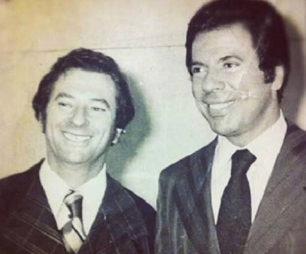 Silvio Santos e Raul Gil entre os anos 60/70 Reprodução/SBT