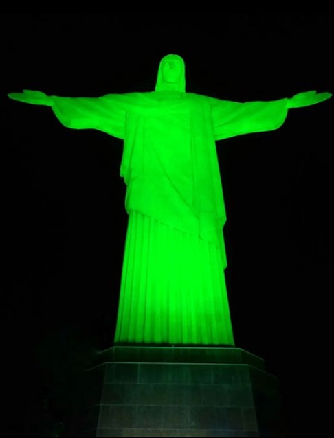 O verde exaltou o Dia Mundial do Meio Ambiente, pedindo respeito à natureza, contra o desmatamento. 