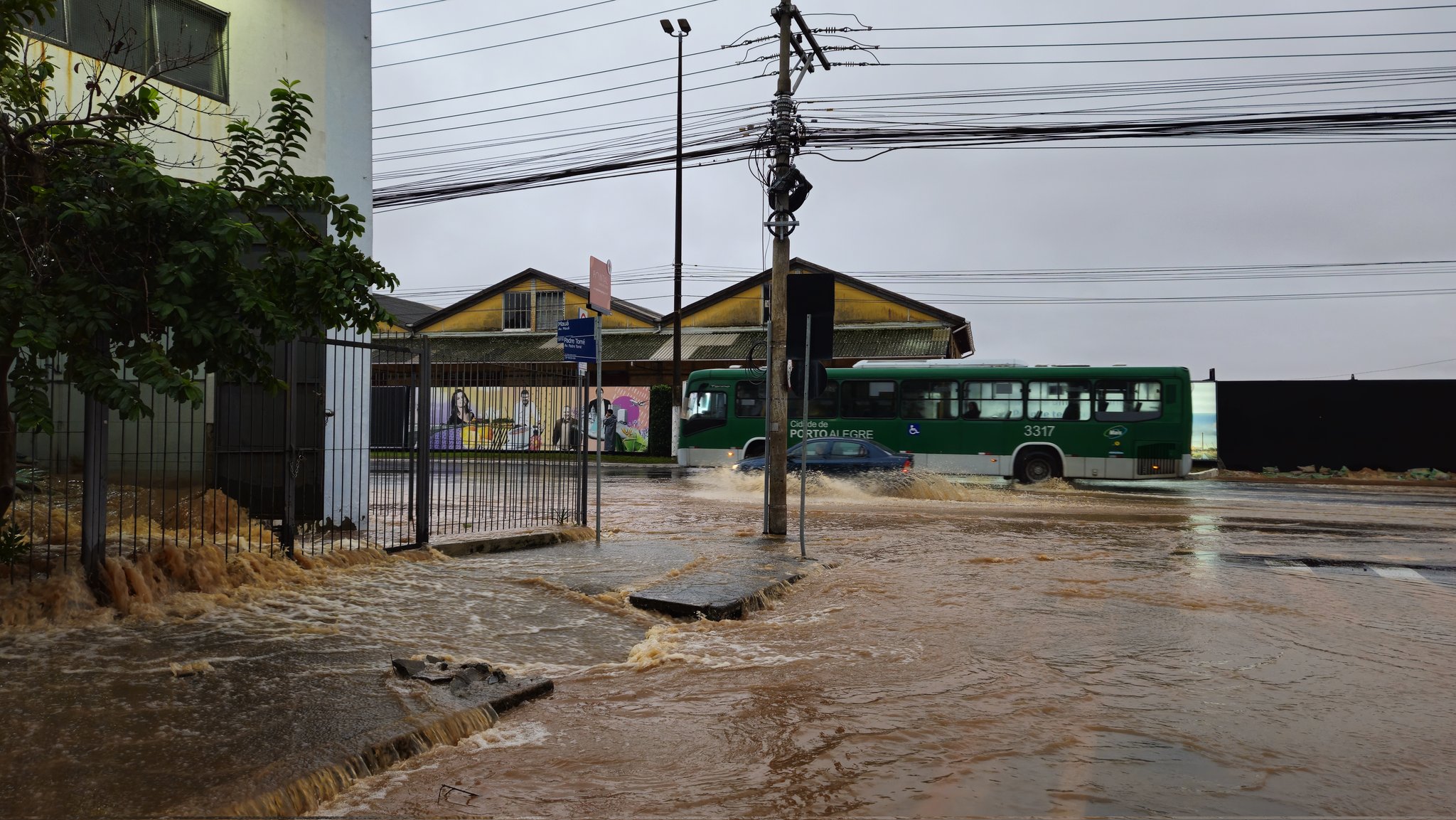 Centro histório de Porto Alegre inundado Reprodução: Fernando Oliveira/redes sociais