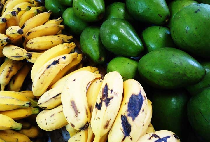 Banana e abacate - Banana é rica em potássio, carboidrato e magnésio, além de fonte de vitamina B6. Isso facilita um sono tranquilo e diminui a ansiedade, assim como o abacate. Reprodução: Flipar
