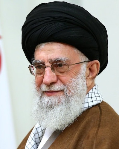 Raisi era o presidente do Irã , mas o país islâmico tem um líder supremo , o aiatolá Khamenei. Ele declarou que a política do país não será abalada e já anunciou que o vice ocupará a presidência por 50 dias até novas eleições.  Reprodução: Flipar