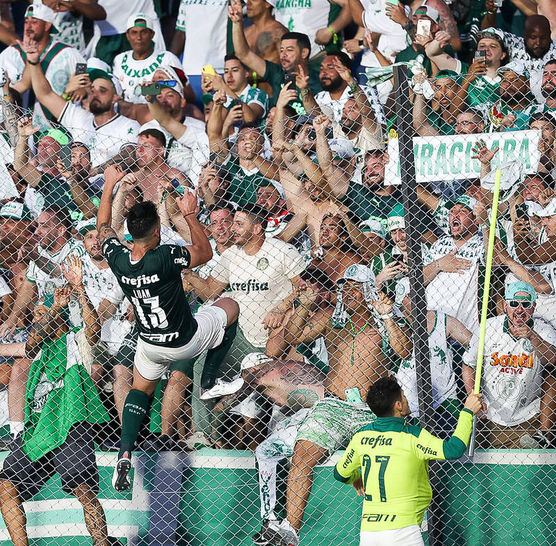 Alemanha com a camisa do Palmeiras: 'não tem Mundial' – #hashtag