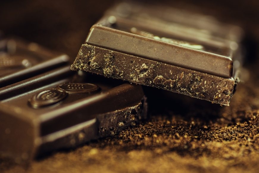 Algumas marcas têm chocolate com até 90% de cacau. Mas, por ser amargo, muitos preferem o limite de 70% de cacau. 