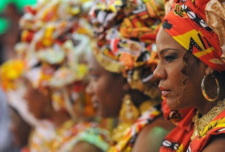 Ao destacar a consciência racial, grupos como Ilê Aiyê e Badauê trouxeram uma influência marcante da cultura afro-brasileira. Reprodução: Flipar