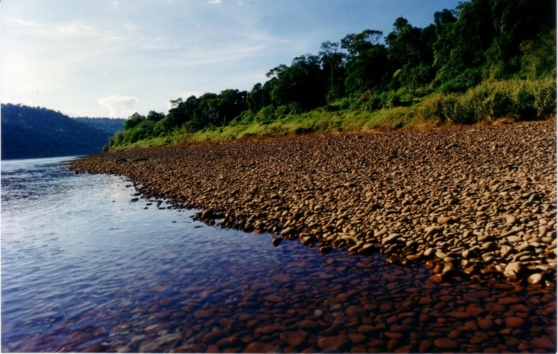 Margem do Rio Uruguai no Parque Estadual do Turvo - Derrubadas (RS). Foto: Divulgação - SEMA - RS