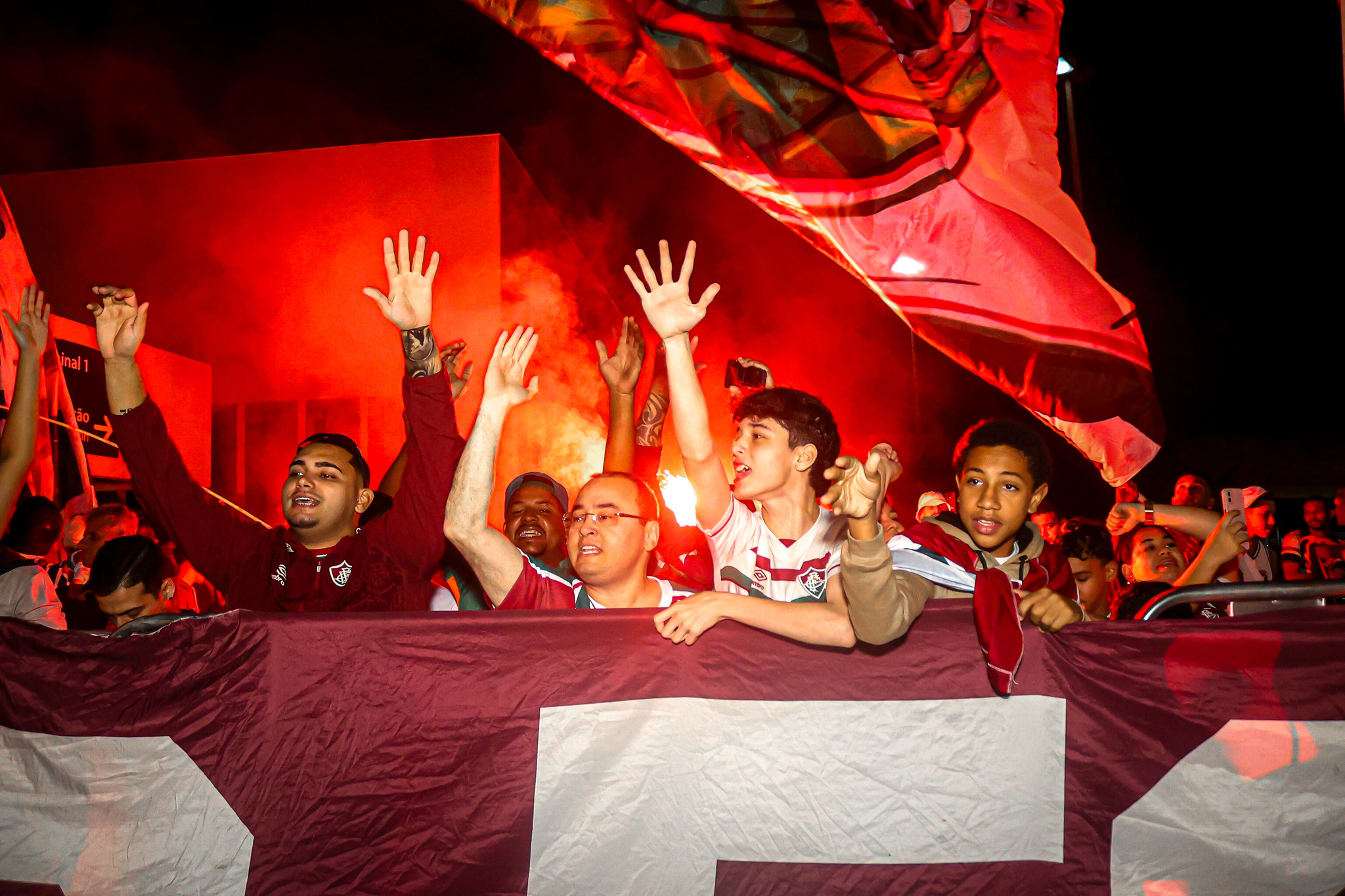 Tradicional "AeroFlu" feito pela torcida do Fluminense, na recepção dos jogadores após a Copa do Mundo de Clubes. Foto: Marina Garcia/Fluminense FC
