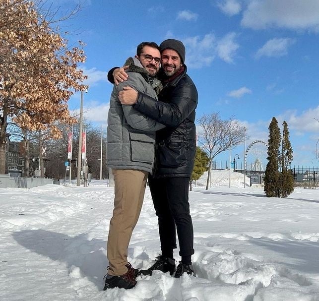 O jornalista Marcelo Cosme e o marido, o médico Frankel Brandão. Foto: Reprodução/Instagram 24.05.2023