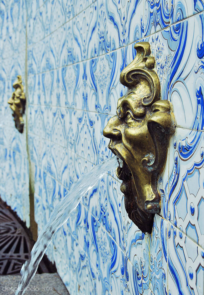 As bicas d'água em formato de faunos são detalhes que enriquecem ainda mais a experiência de visitar a Fonte Judith. Foto: Reprodução/Flickr