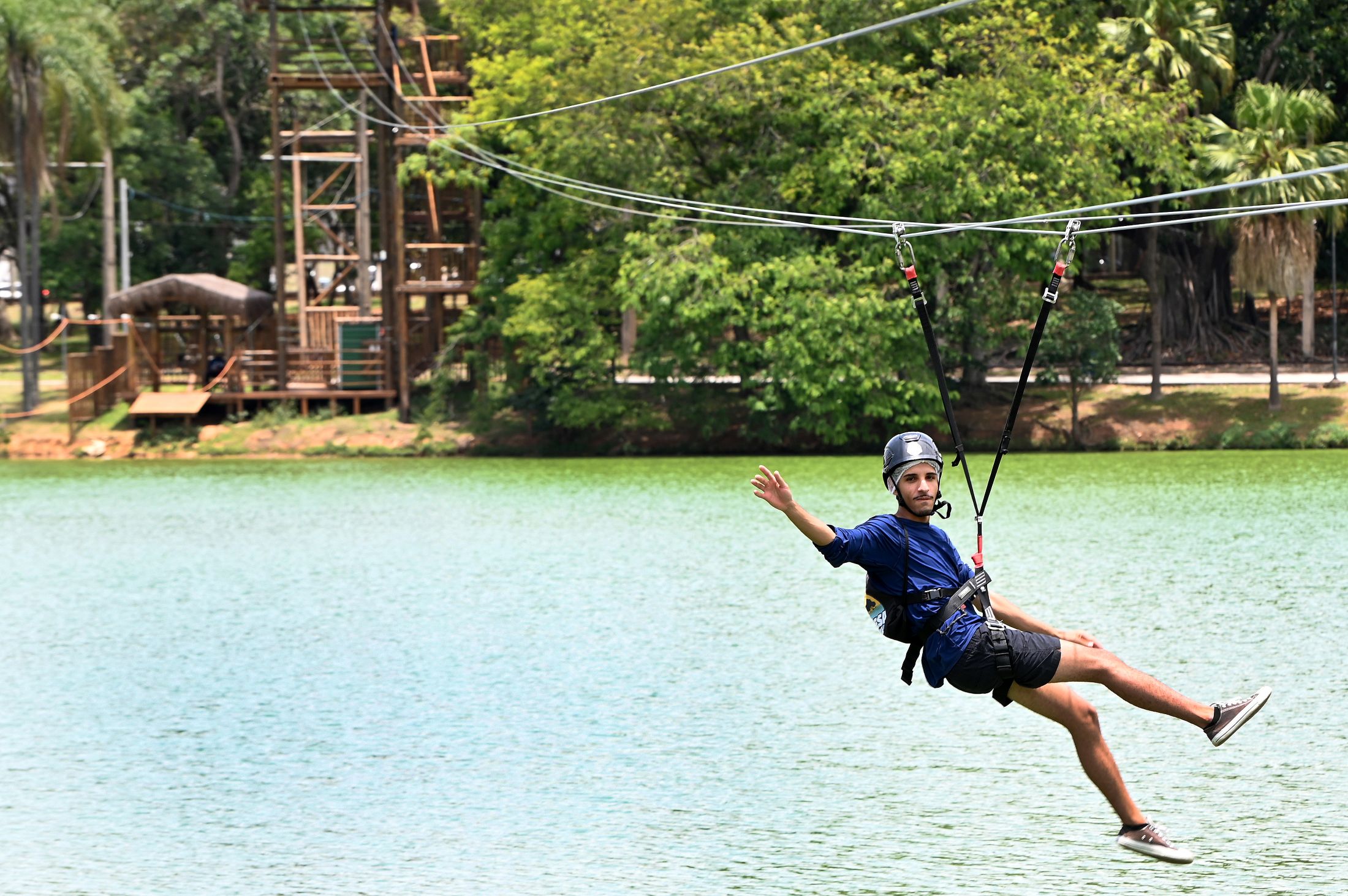 Tirolesa da Lagoa do Taquaral - Parque Portugal em Campinas (SP). Foto: Divulgação / Prefeitura de Campinas (SP)