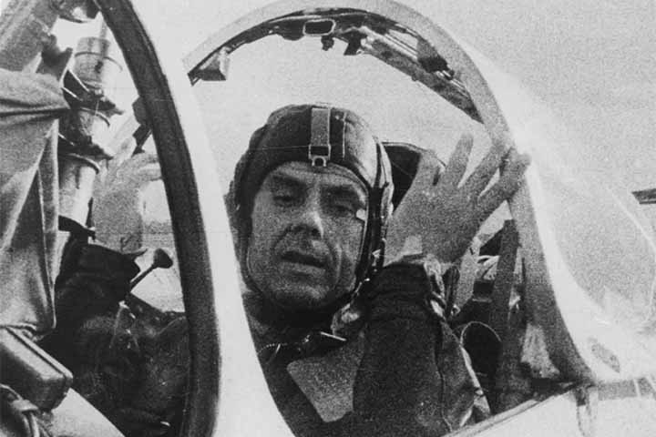 Sendo assim, Komarov  foi o primeiro soviético a ir ao espaço duas vezes e o primeiro homem a morrer numa missão espacial, a bordo da nave Soyuz 1, em abril de 1967 Reprodução: Flipar