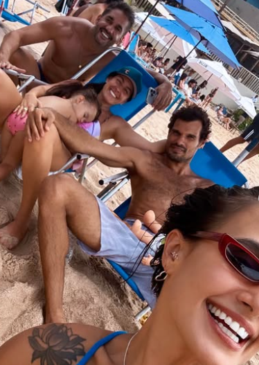 Carol Peixinho com os familiares Reprodução Instagram - 15.12.2024