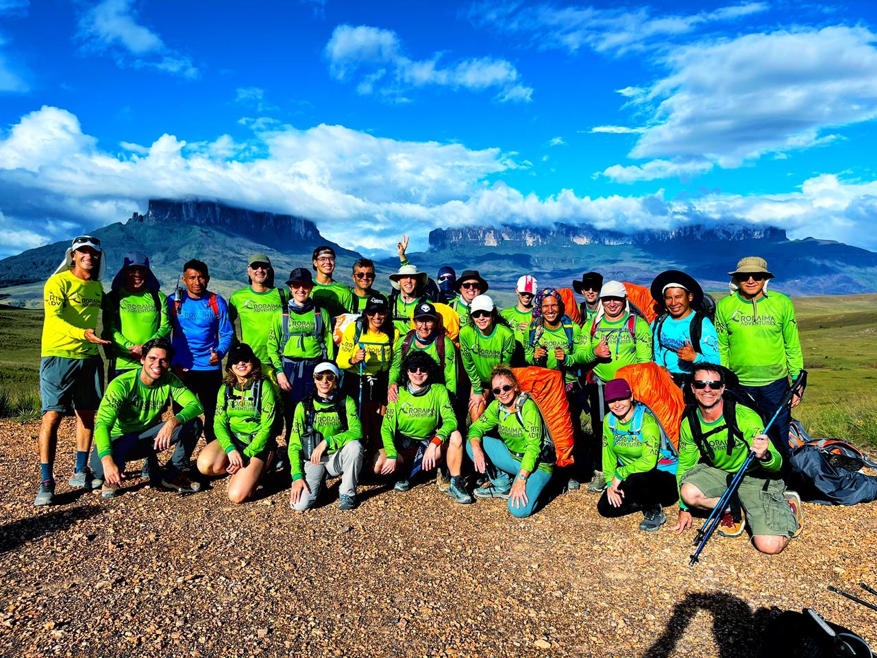 Grupo guiado por Tensing Ernesto no Monte Roraima. Foto: Tensing Ernesto Rodriguez - Guia de montanha da operadora planeta EXO