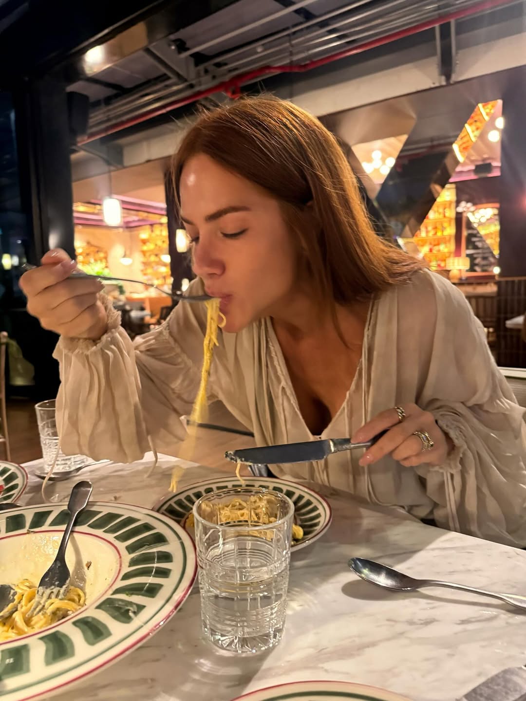 Giovanna Ewbank posa de biquíni em hotel de luxo durante viagem a Dubai. Foto: Instagram