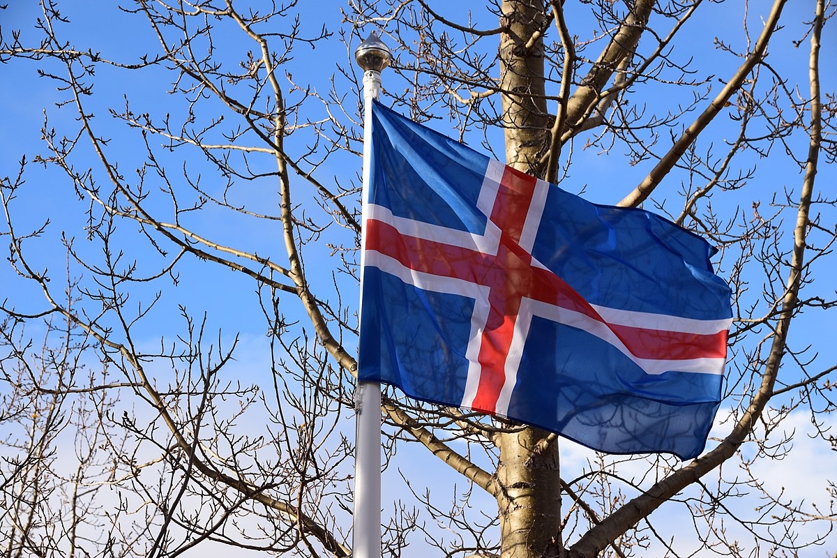 Um idioma que também se concentra no indo-europeu é o islandês. É uma língua nórdica falada por aproximadamente 320 mil pessoas na Islândia.  Reprodução: Flipar