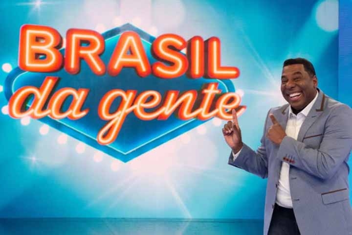 Mais adiante, ele comandou atrações como “Show da Gente”, no SBT, “Programa da Gente”, na RedeTV!, “Brasil da Gente”, na Band, e o “É da Gente” na RedeTV - alternando projetos e mudanças de emissora conforme o contexto da mídia. 
 Reprodução: Flipar