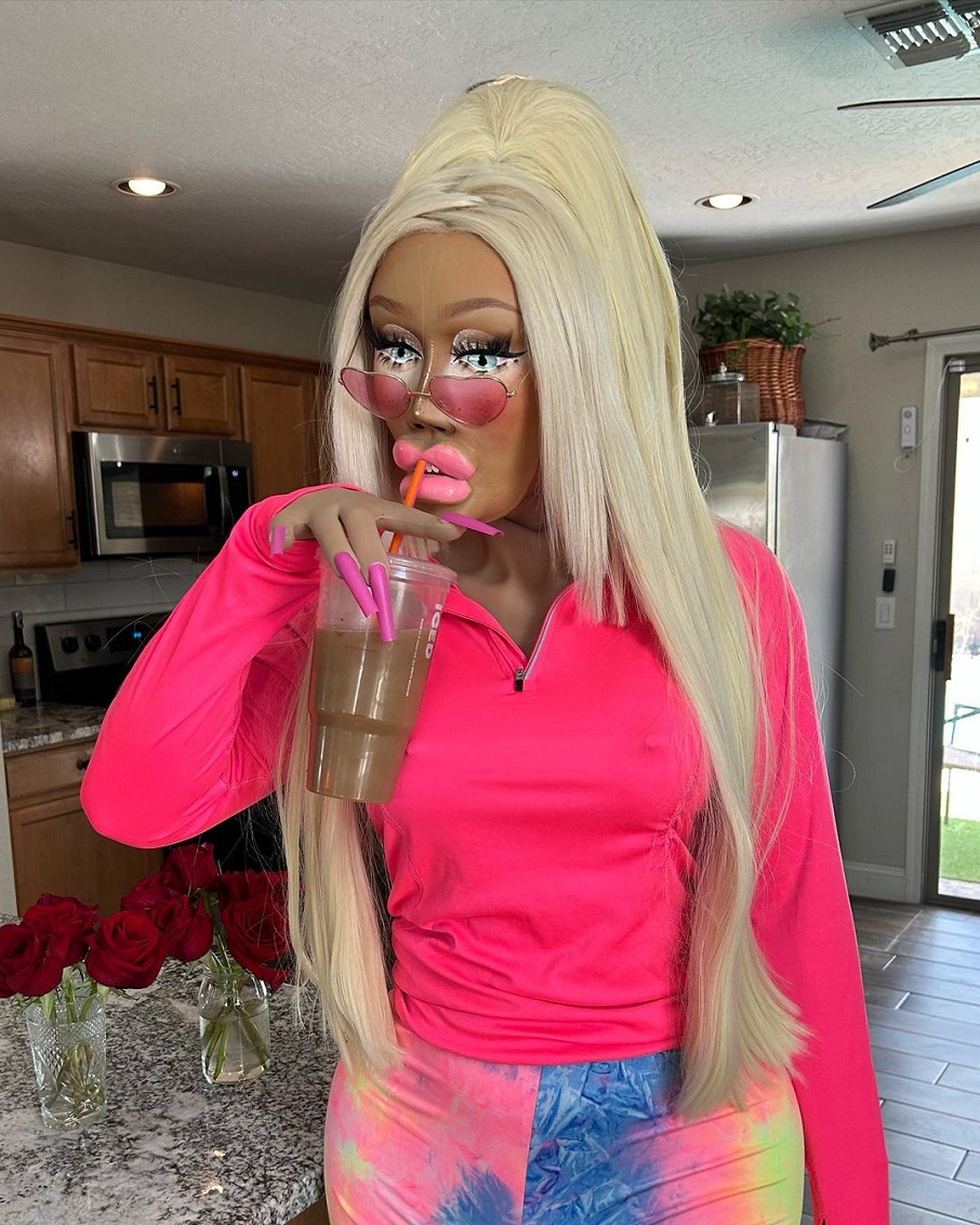 Pearl, de 'Drag Race', é criticada após praticar blackface. Foto: Reprodução/Instagram 10.08.2023