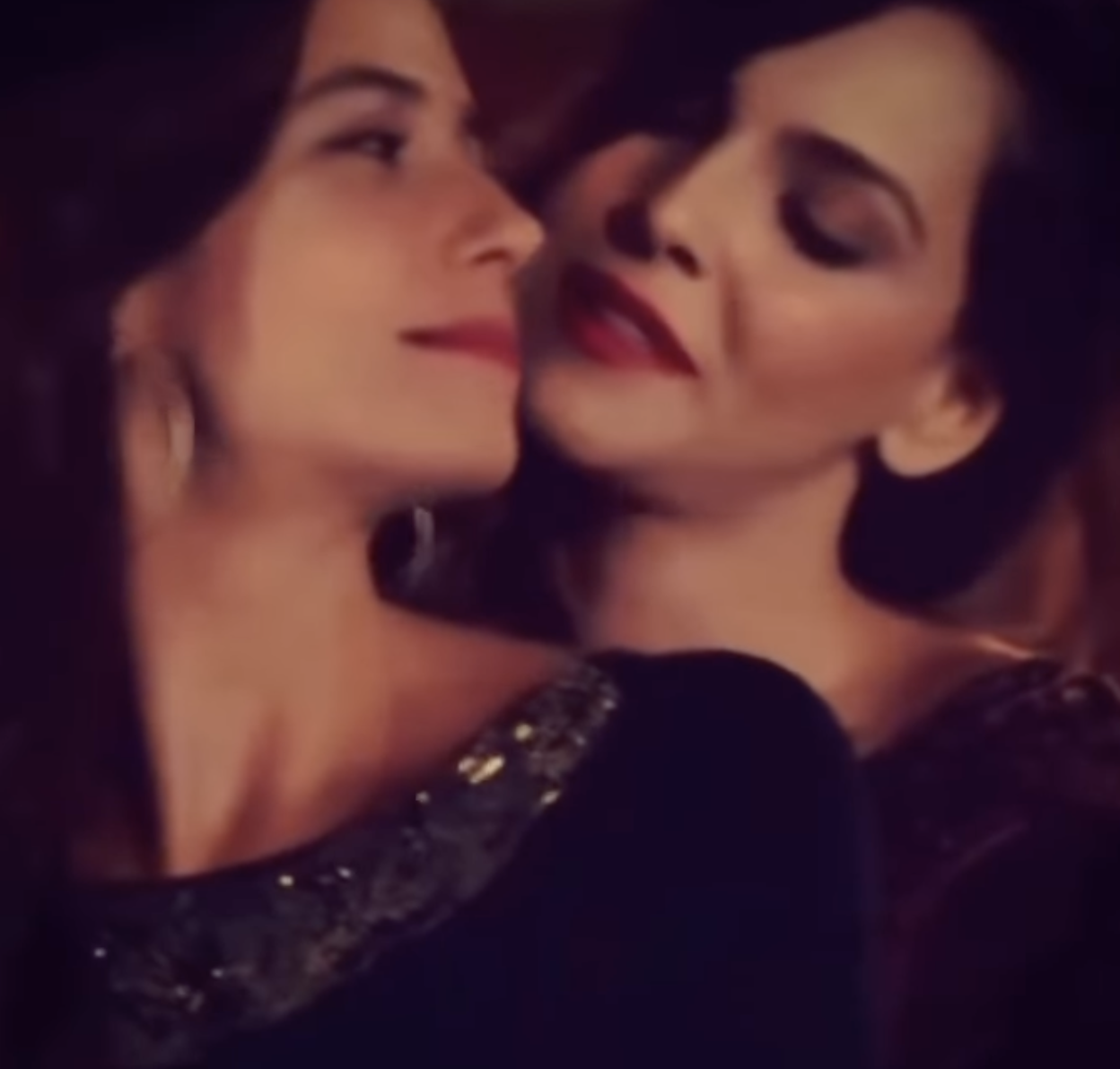 Jornalista também já interpretou romance sáfico em novela de Manoel Carlos, "Em Família".. Foto: Reprodução/TV Globo