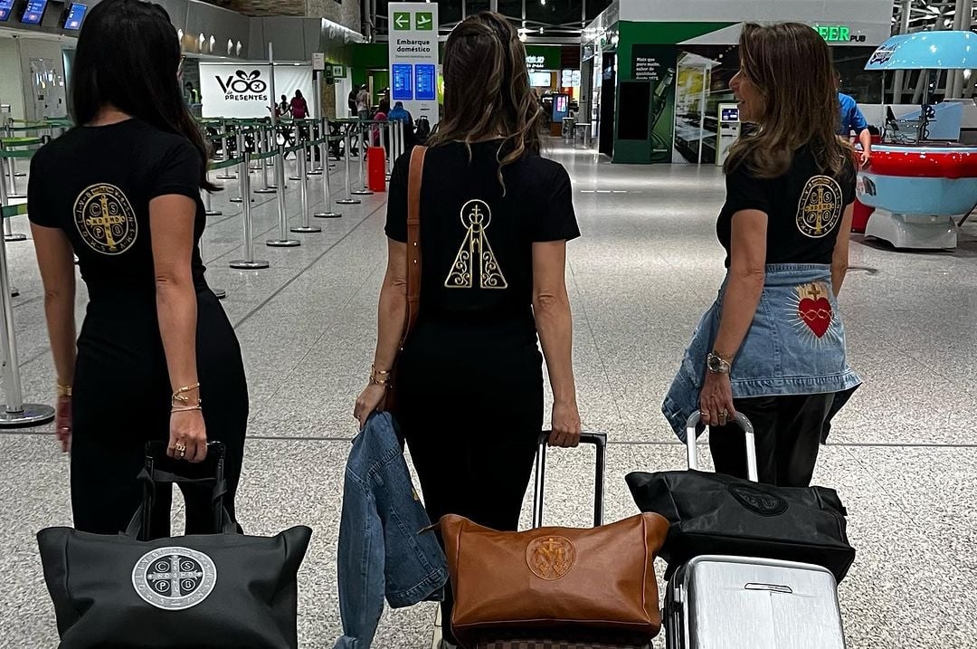 A influencer, de Natal, no Rio Grande do Norte, está em Israel com um grupo de brasileiros. Entre os presentes, está o padre Francisco Fernandes, que também foi para uma peregrinação pela Terra Santa. A excursão por Tel Aviv é feita pela empresa de turismo Arituba.