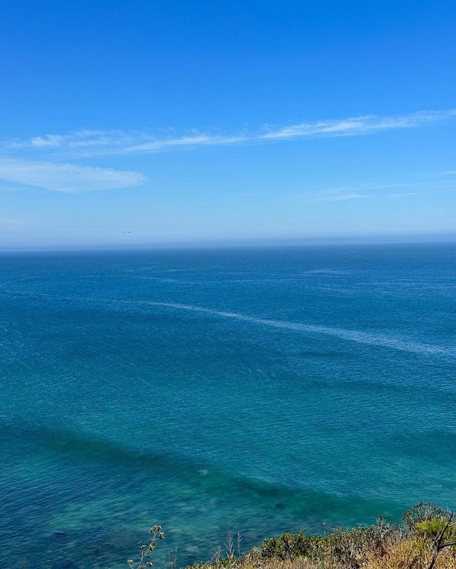 Vista para do Point Dume para o Oceano Pacífico, em Malibu, na Califórnia (EUA). Foto: Reprodução/Instagram 21.07.2023