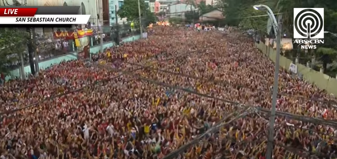 Multidões se aglomeram pela procissão do Nazareno Negro nas Filipinas; veja fotos Reprodução YouTube