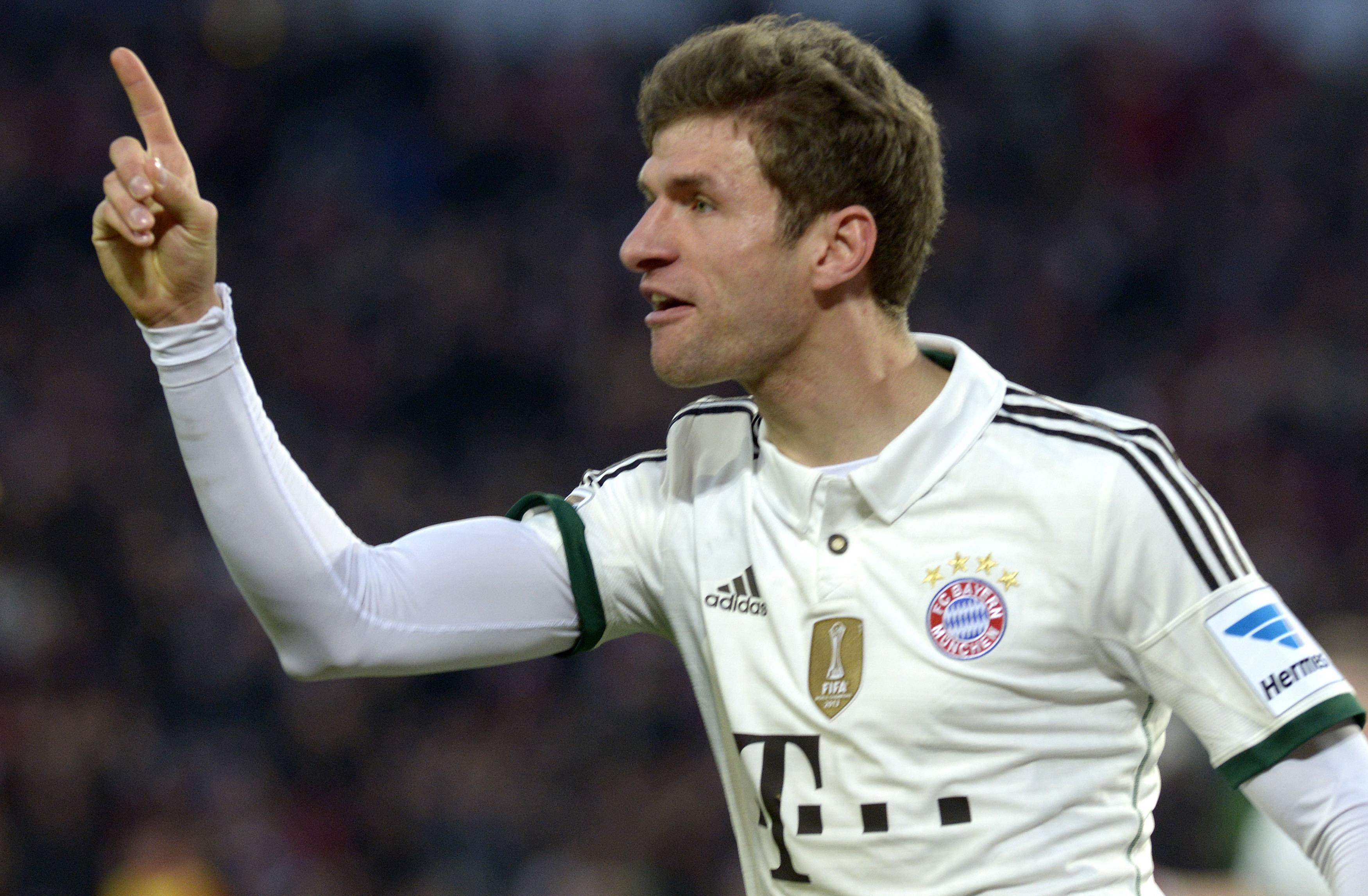 Thomas Muller comemora gol do Bayern diante do Hannover Fabian Bimmer/Reuters