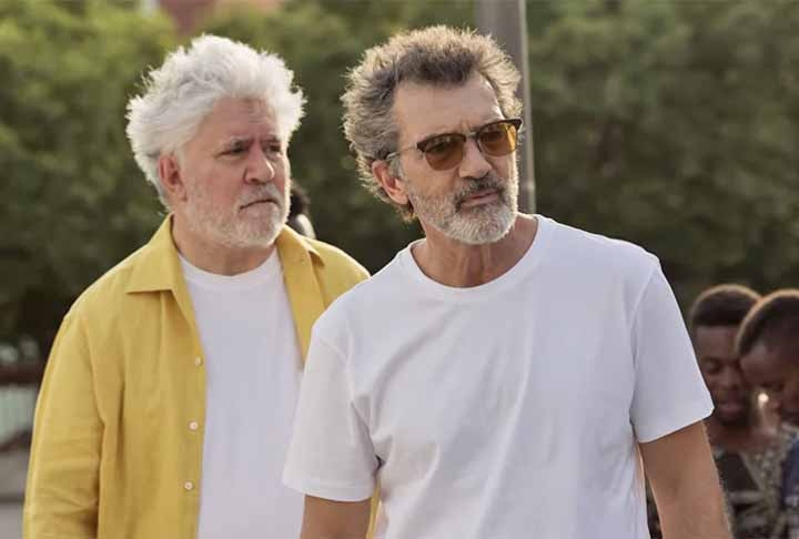 Almodóvar se aventurou algumas vezes no ofício de ator, aparecendo inclusive em alguns filmes seus, como “Maus Hábitos” (1993) e “Má Educação” (2003). 

 Reprodução: Flipar