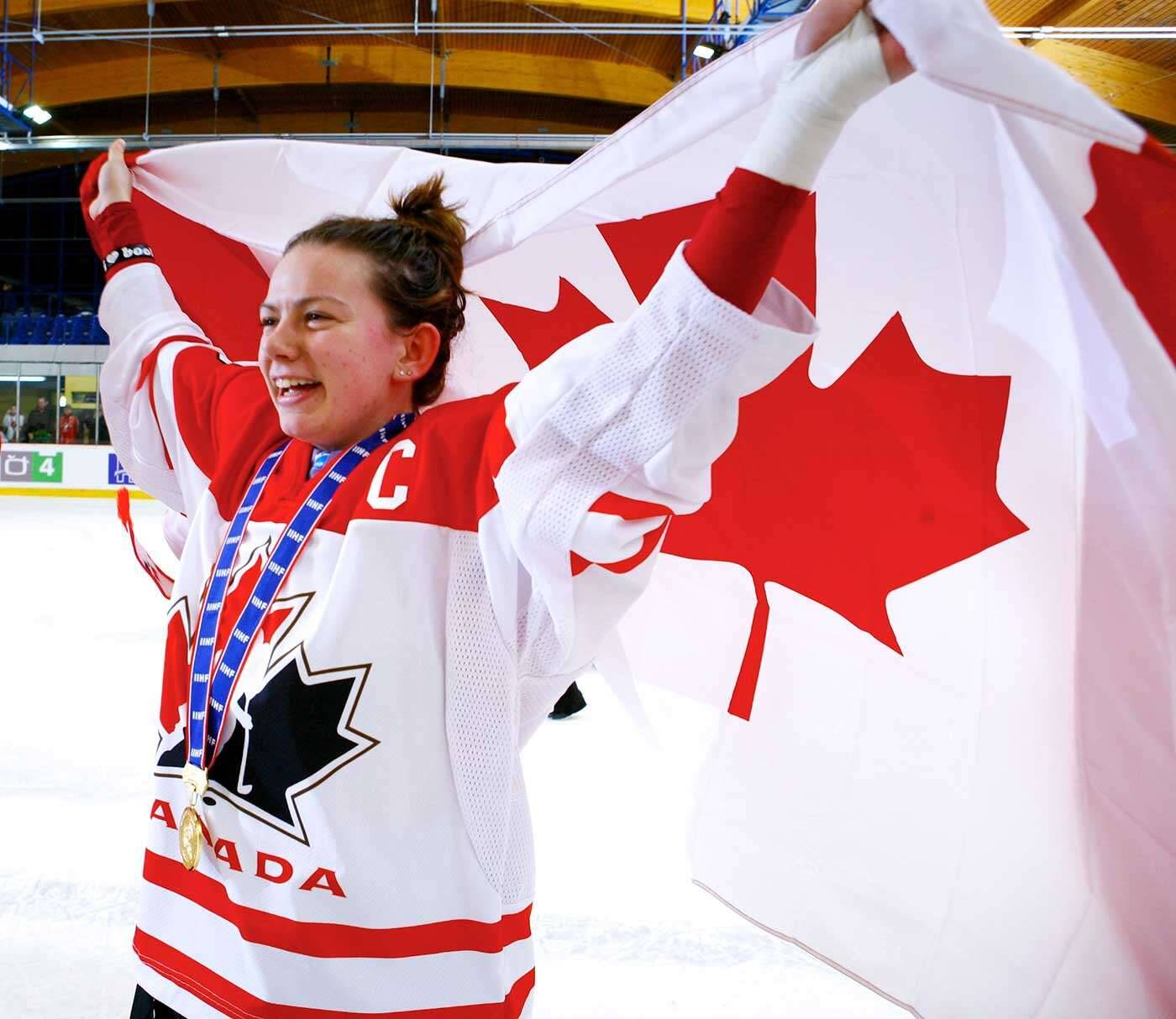 HÓQUEI: Erin Ambrose. Foto: Reprodução/Hockey Canada