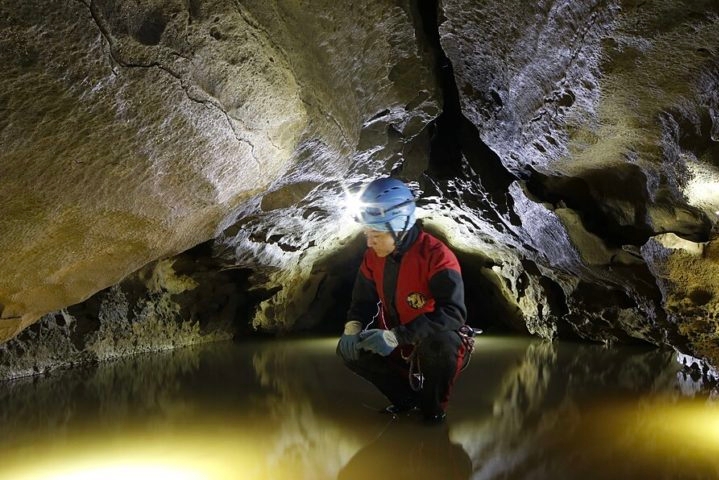 “É algo que pode ter um impacto enorme na compreensão dos ecossistemas subterrâneos e dos processos geológicos”, destacou Marek Audy, especialista em espeleologia (ciência que estuda cavidades como cavernas e grutas). Reprodução: Flipar
