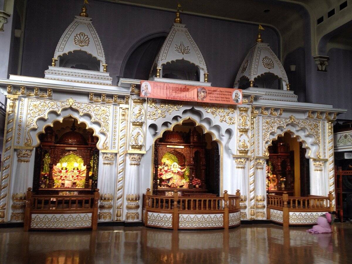 Templo Hare Krishna foi construída por fiéis nos anos 1970. Foto: TripAdvisor/Reprodução