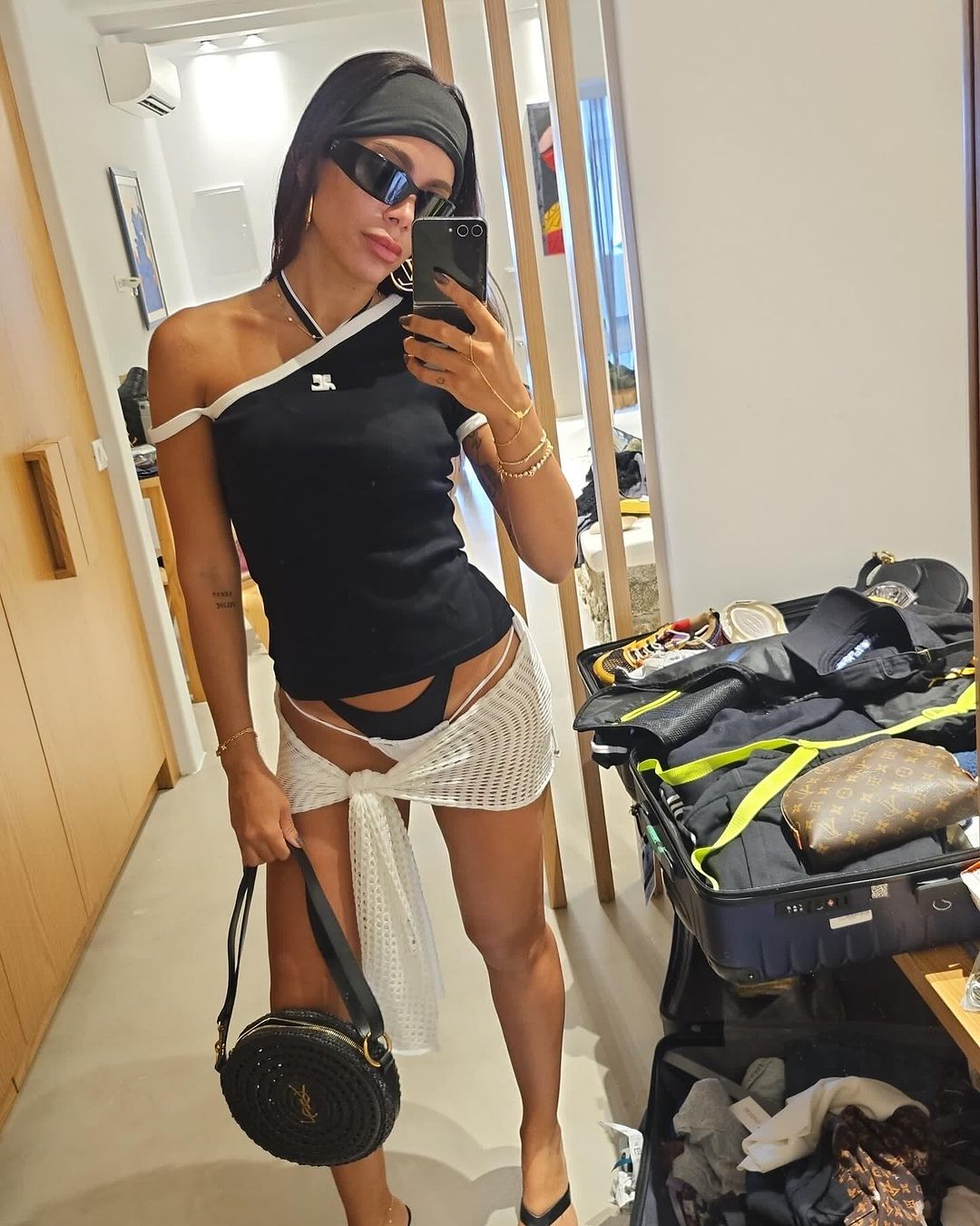 Anitta em novos registros no Instagram de sua viagem com amigos à Grécia Instagram/@anitta - 12.08.2024