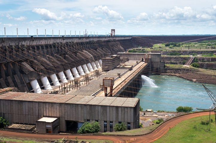 Desde o início de suas operações em 1984, a hidrelétrica produziu mais de 3 bilhões de megawatts-hora (MWh), o suficiente para abastecer o mundo todo por 43 dias e 17 horas. Reprodução: Flipar