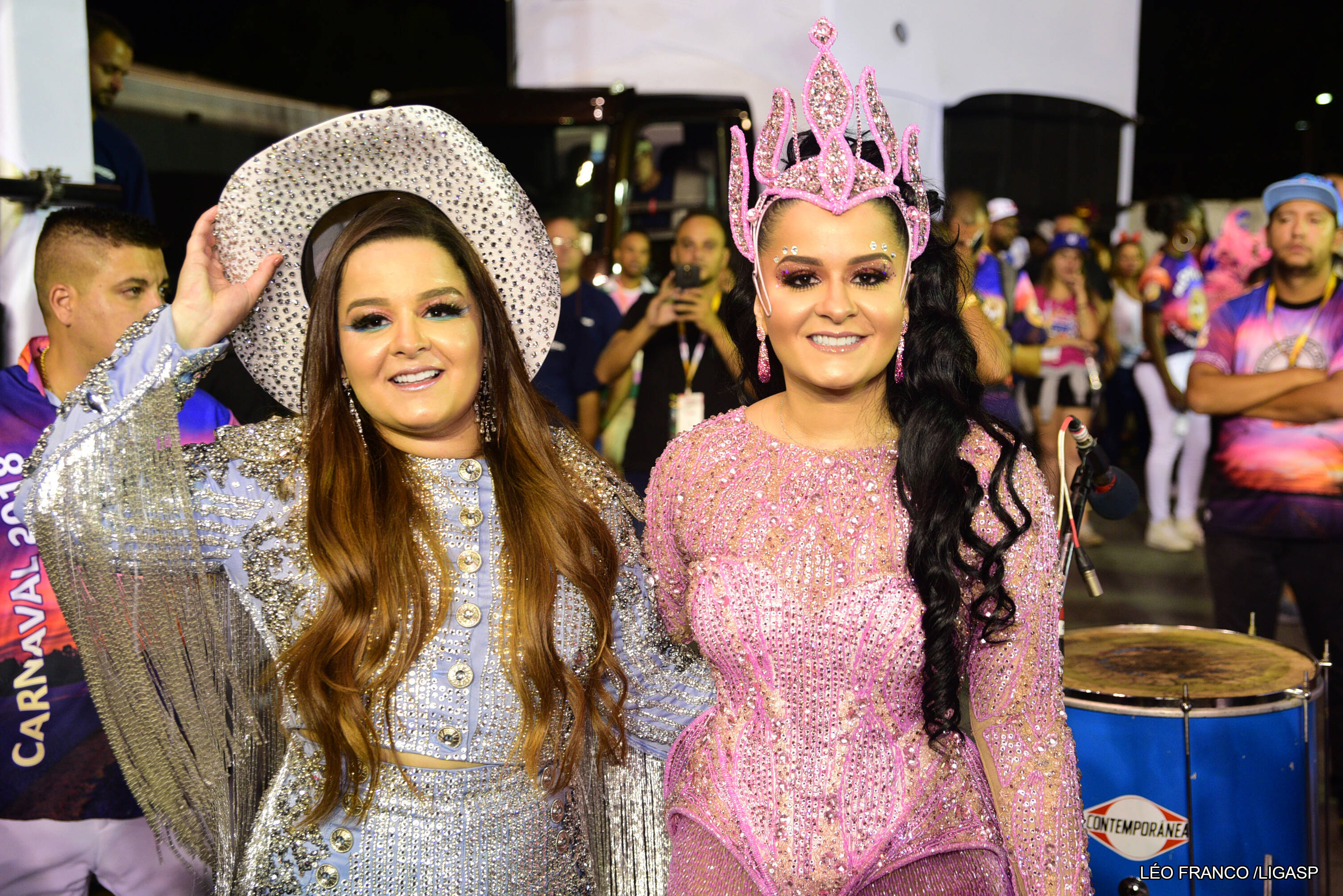 A dupla sertaneja Maiara e Maraísa participou do desfile da Rosas de Ouro, que homenageou os caminhoneiros na última sexta (09). Foto: Divulgação/Liga Carnaval SP