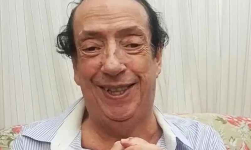 Em outro vídeo, o ator explicou que tem três cachorras e só poderia levar uma para o Retiro dos Artistas, o que seria complicado emcionalmente.