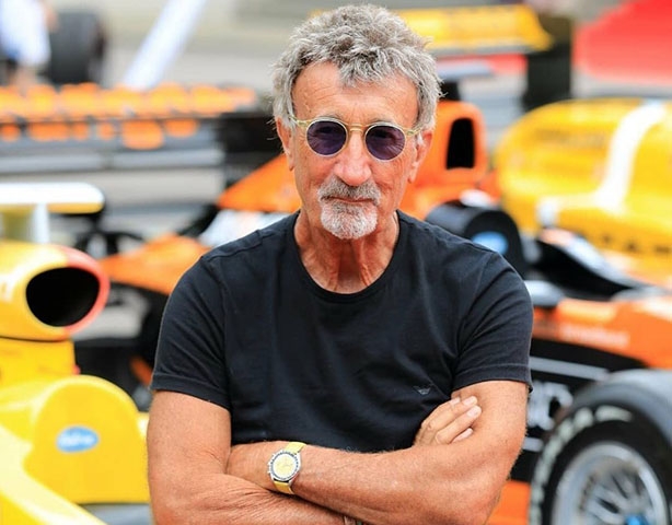 Em entrevista, o empresário Eddie Jordan, que é amigo da família, contou que Corinna Schumacher, esposa de Michael, vive em uma espécie de prisão. 