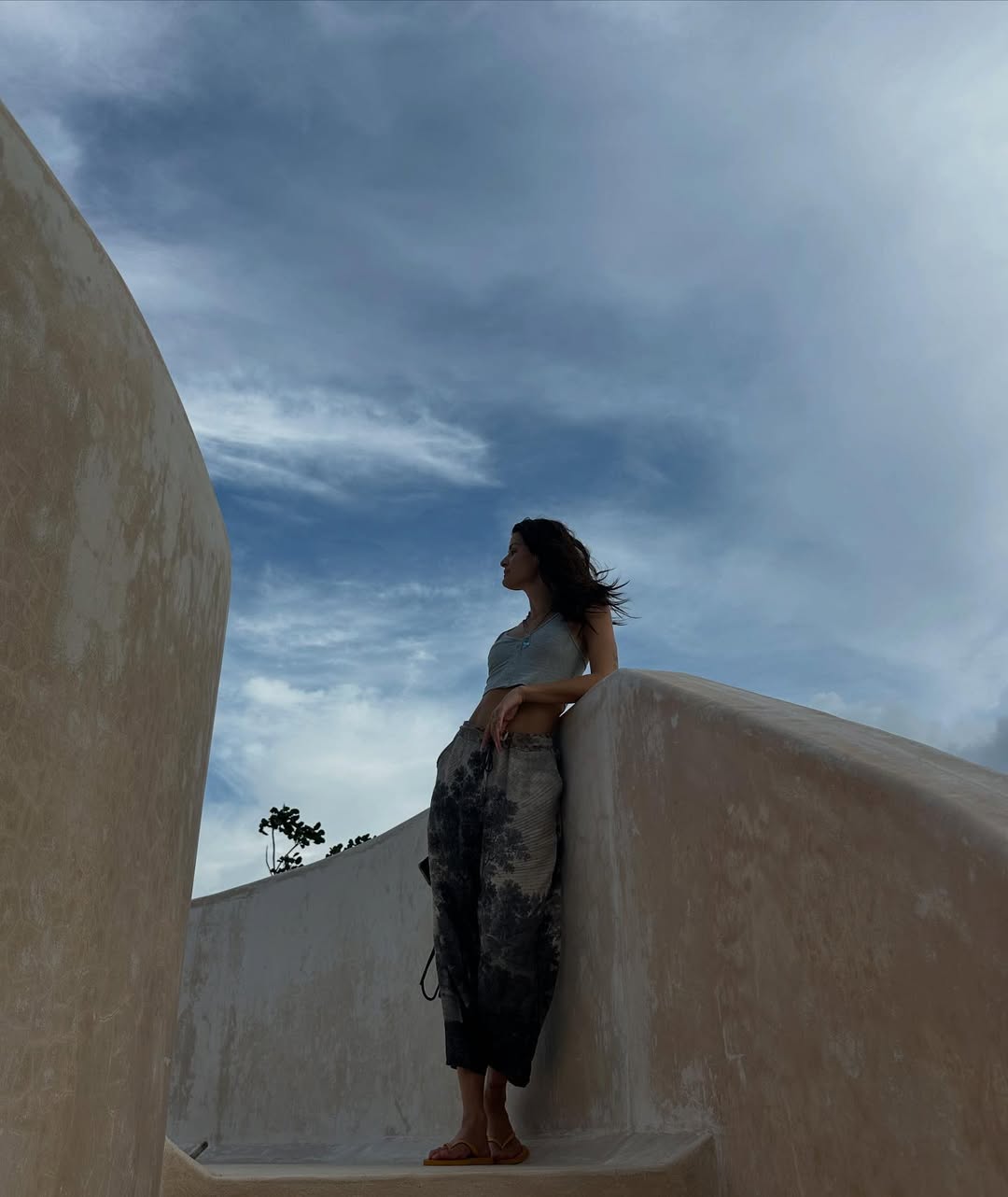 Isabeli Fontana posa para foto. Foto: Reprodução Instagram @isabelifontana