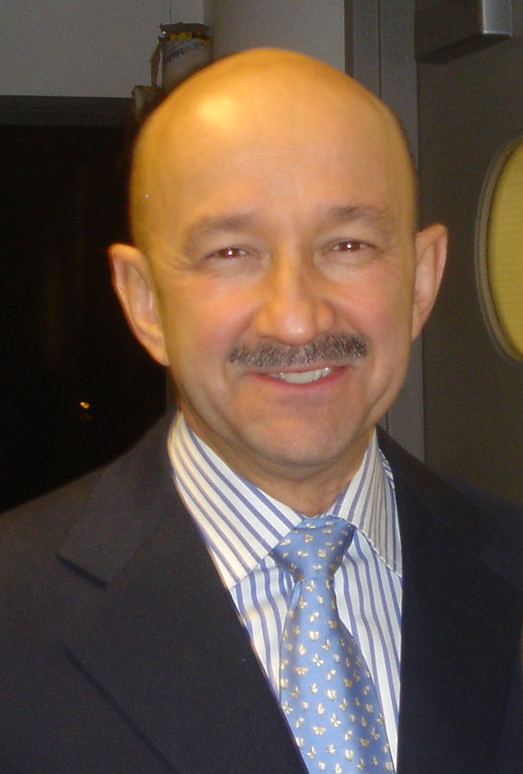 Emiliano é filho de Carlos Salinas de Gortari, presidente do México entre 1988 e 1994.  Reprodução: Flipar