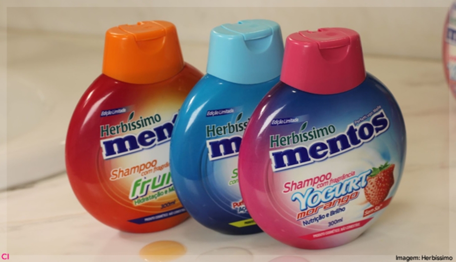 Herbíssimo e Mentos - A marca de desodorantes lançou em março de 2023 uma coleção com embalagem, formato e fragrância similares ao dos chicletes. 
 Reprodução: Flipar