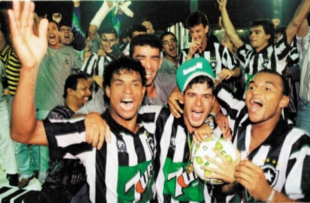 Dois títulos - Botafogo: Dois Campeonatos Brasileiros (1968 e 1995) - Foto: Divulgação Reprodução: Jogada10