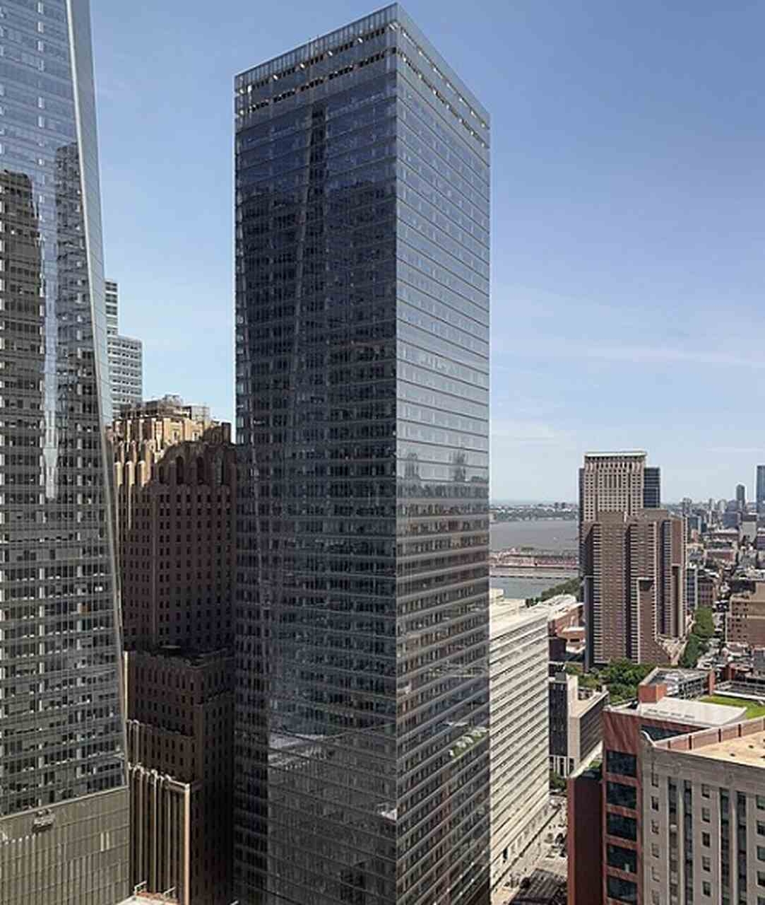 7 World Trade Center: arranha-céu moderno que oferece espaço para escritórios e abriga algumas instituições financeiras. Reprodução: Flipar